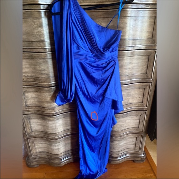 NWOT MAC DUGGAL One Shoulder Long Sleeve Satin Formal Gown - Picture 12 of 12